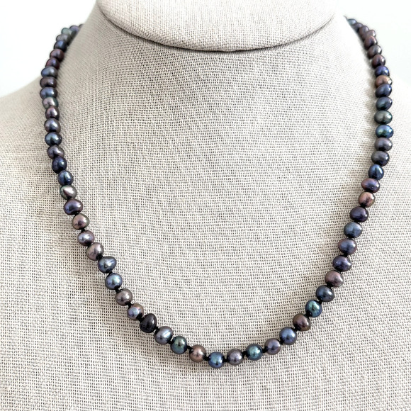 Estate Jewelry - 14K Yellow Gold Genuine 6MM Black Pearl Hand Knotted Strand Necklace 18"